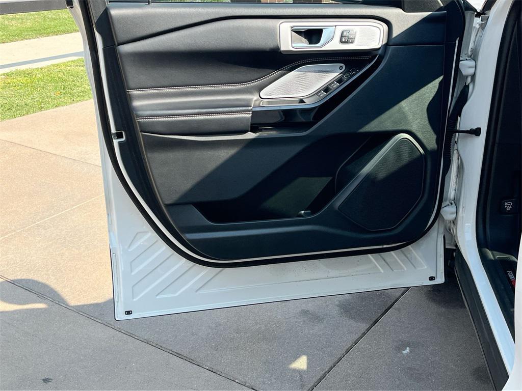 used 2022 Ford Explorer car, priced at $32,000