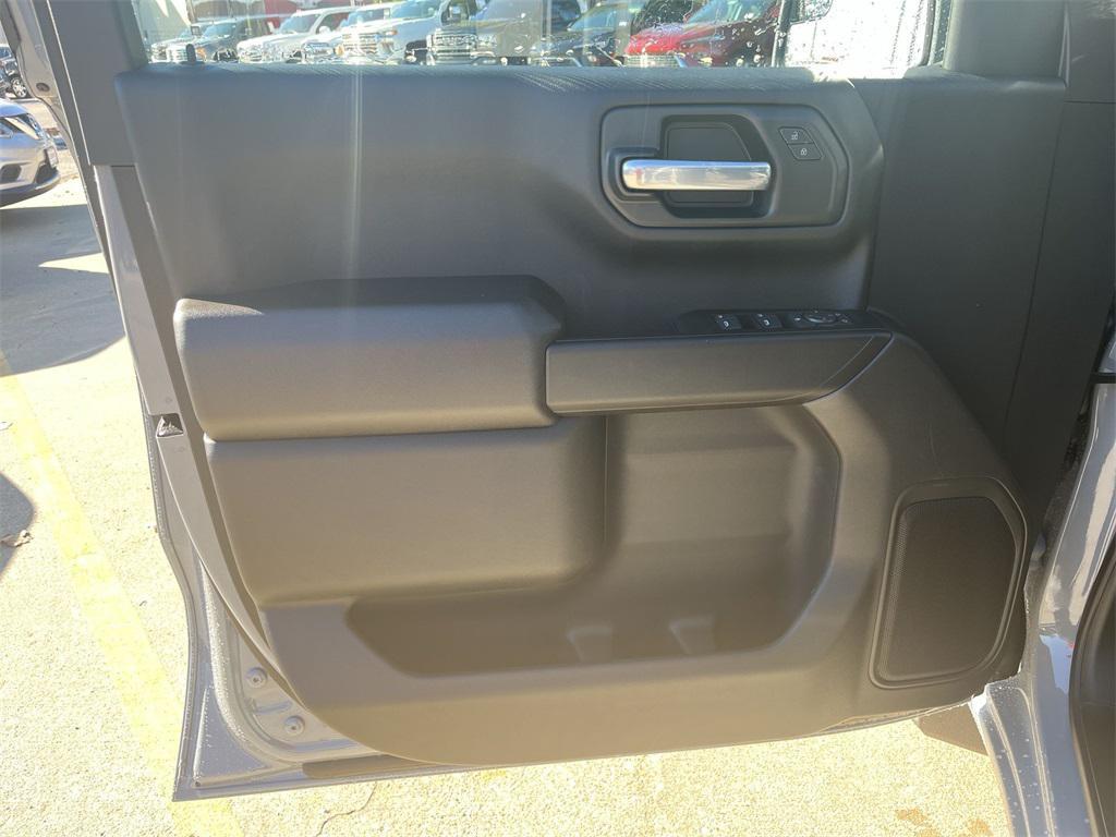 new 2025 GMC Sierra 1500 car, priced at $37,540