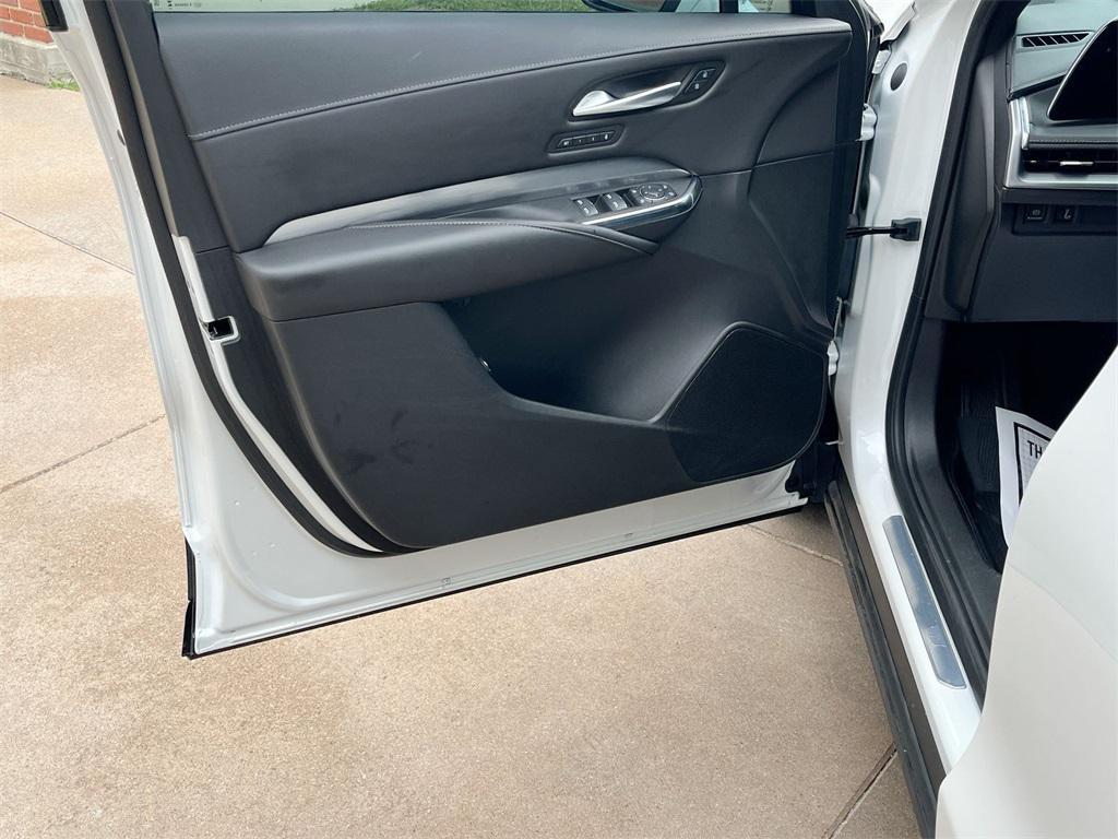 used 2024 Cadillac XT4 car, priced at $39,000