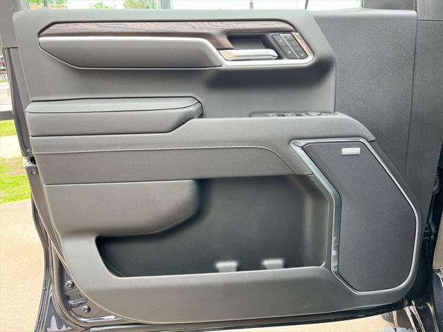 new 2025 GMC Sierra 1500 car, priced at $51,925