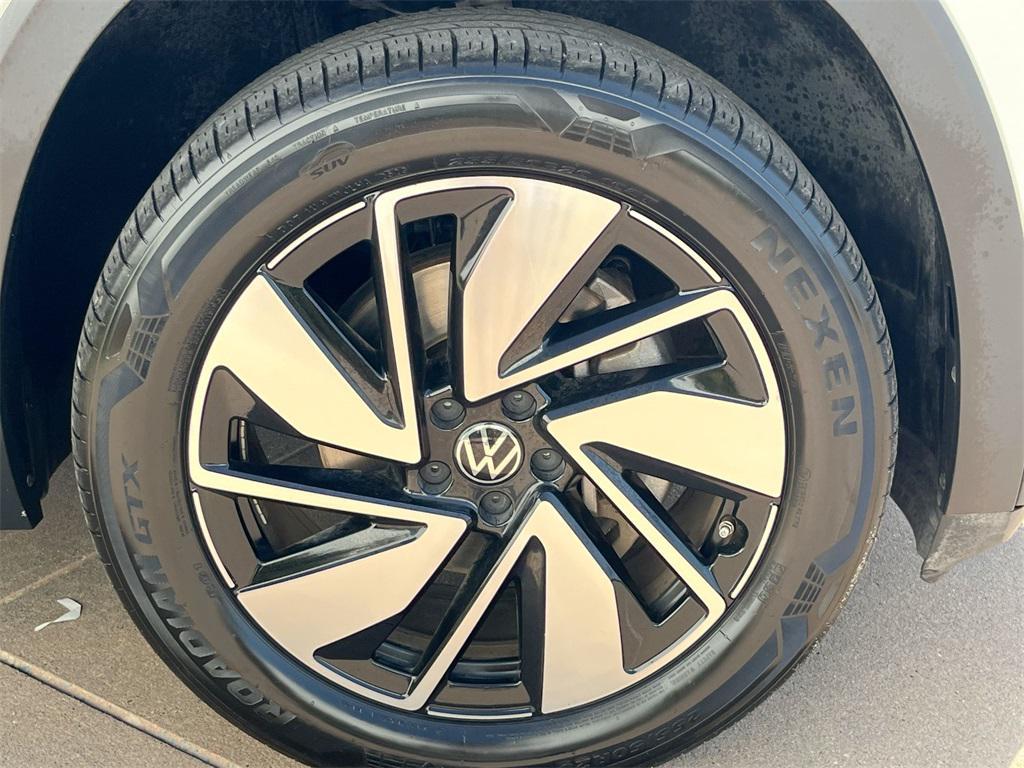 used 2024 Volkswagen Atlas car, priced at $31,000
