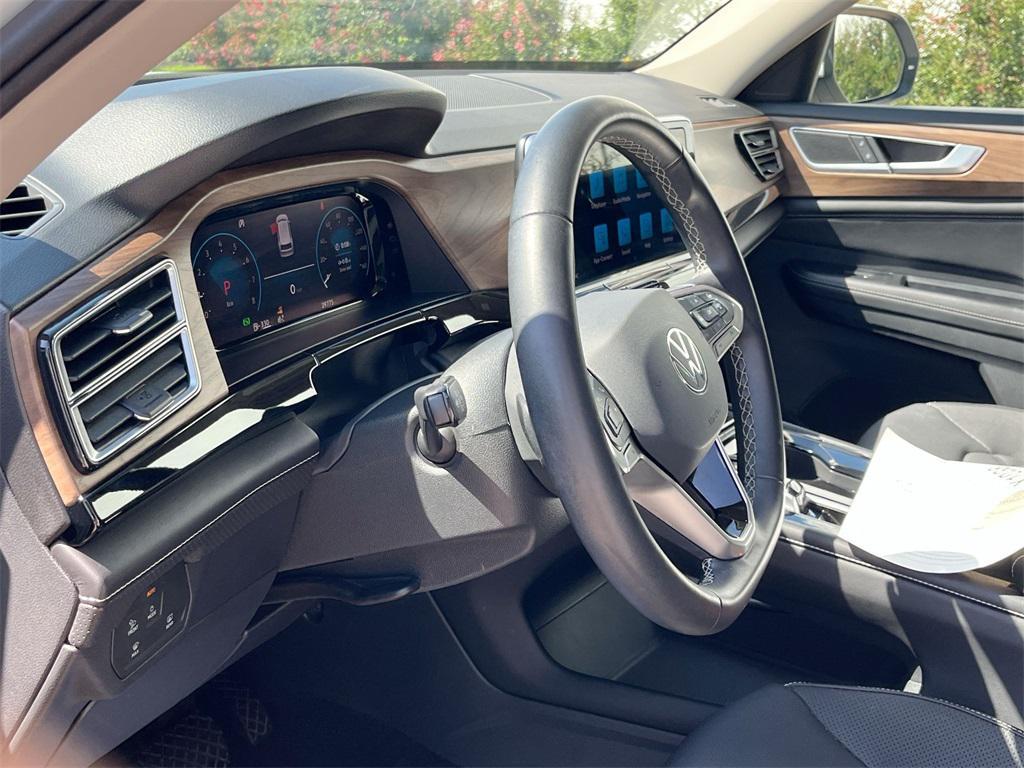 used 2024 Volkswagen Atlas car, priced at $31,000