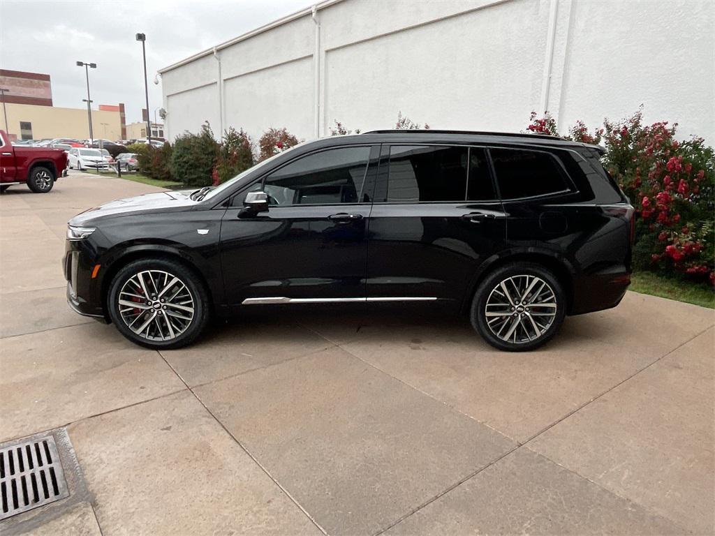 used 2022 Cadillac XT6 car, priced at $30,500