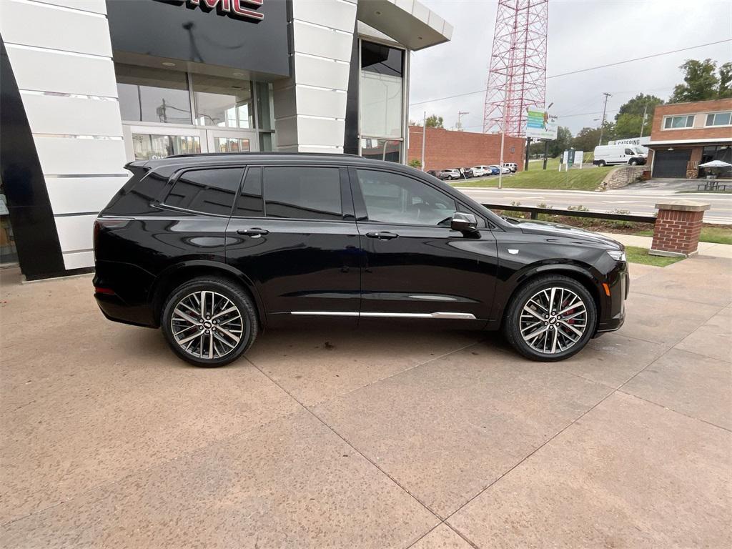 used 2022 Cadillac XT6 car, priced at $30,500
