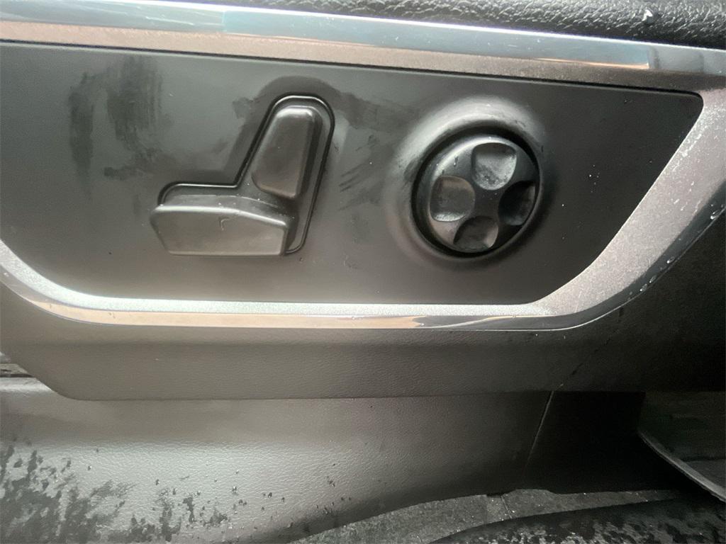 used 2021 Ram 1500 car, priced at $33,100