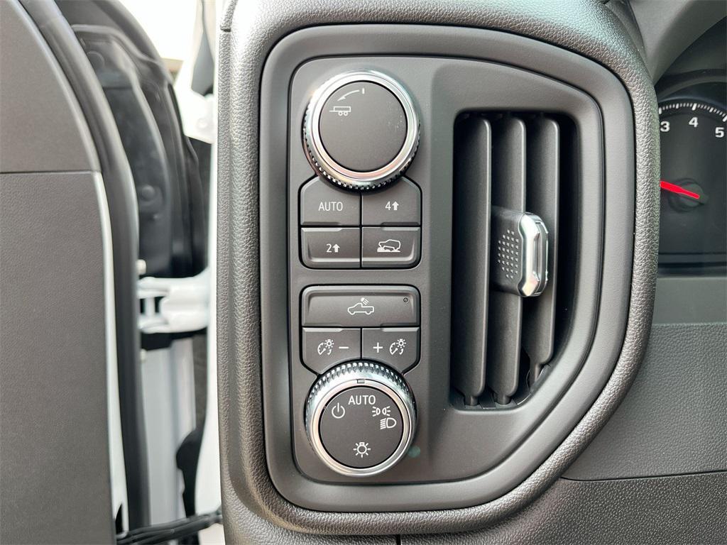 new 2025 GMC Sierra 1500 car, priced at $35,395