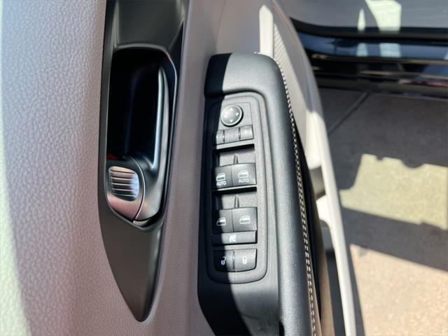 used 2023 Chrysler Pacifica car, priced at $23,000