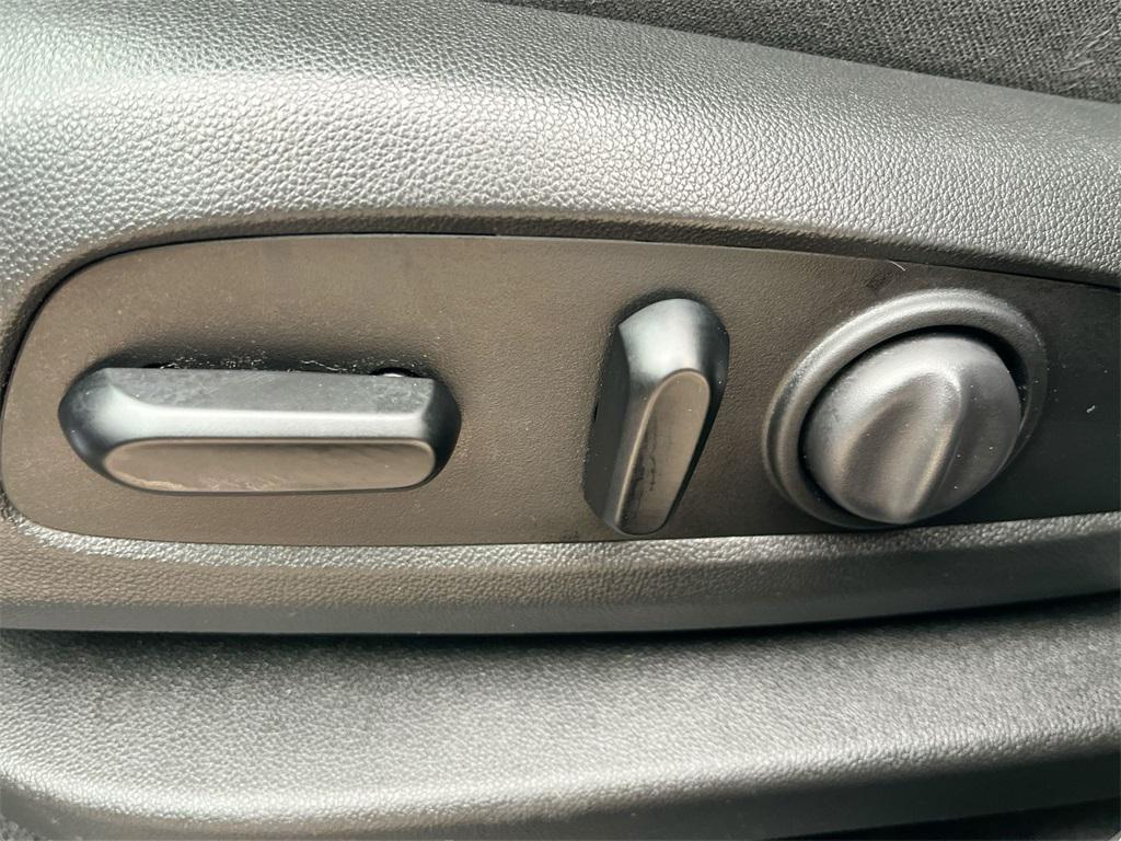 used 2020 Chevrolet Equinox car, priced at $19,000
