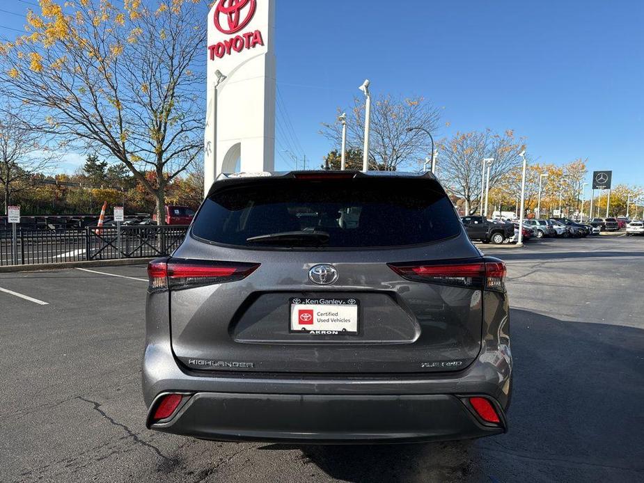 used 2024 Toyota Highlander car, priced at $41,509