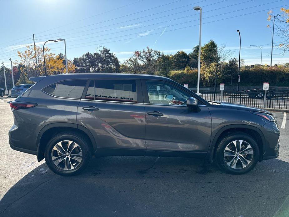 used 2024 Toyota Highlander car, priced at $41,509