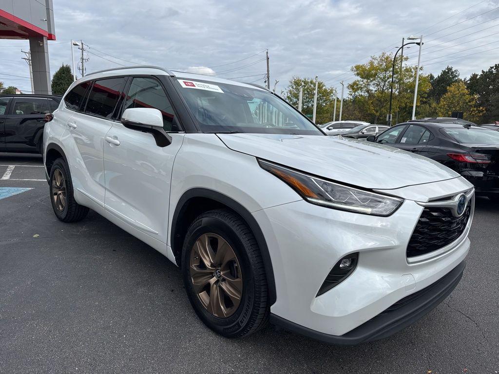 used 2022 Toyota Highlander Hybrid car, priced at $29,996