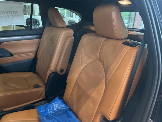 new 2025 Toyota Highlander car, priced at $54,882