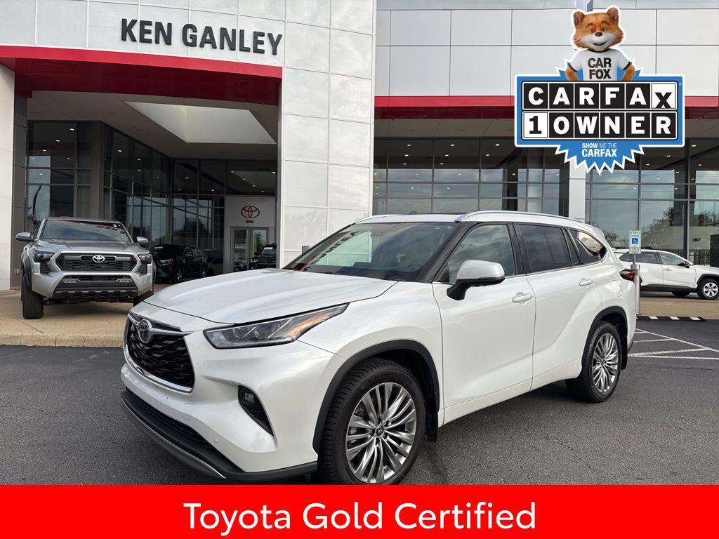 used 2022 Toyota Highlander car, priced at $38,247