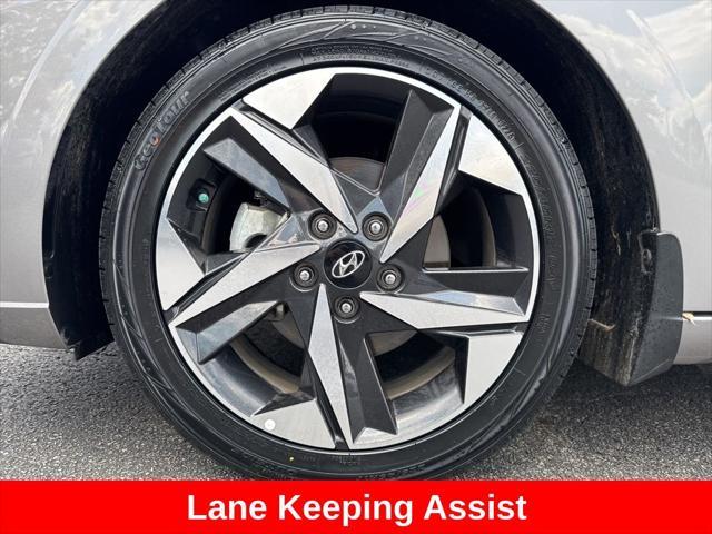 used 2022 Hyundai Elantra car, priced at $18,789