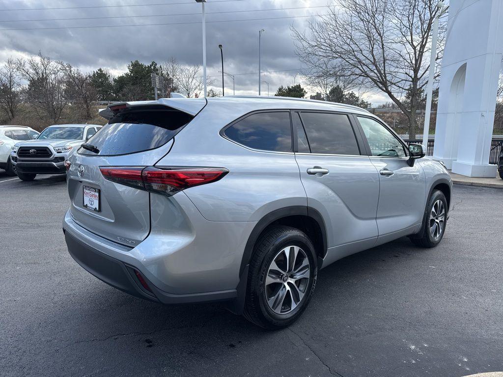 used 2023 Toyota Highlander car, priced at $39,422