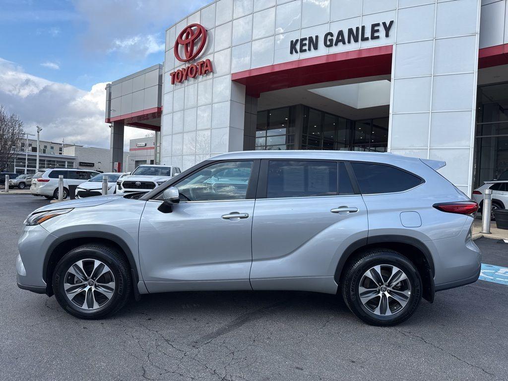 used 2023 Toyota Highlander car, priced at $39,422