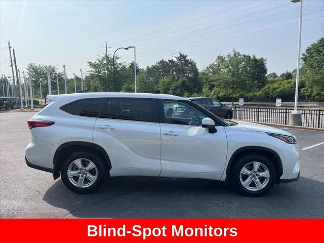 used 2023 Toyota Highlander car, priced at $30,789