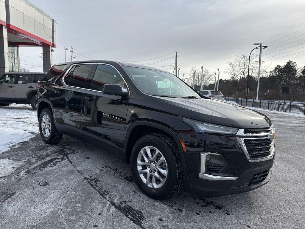 used 2023 Chevrolet Traverse car, priced at $25,891