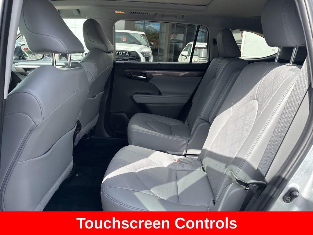 used 2025 Toyota Highlander Hybrid car, priced at $56,421