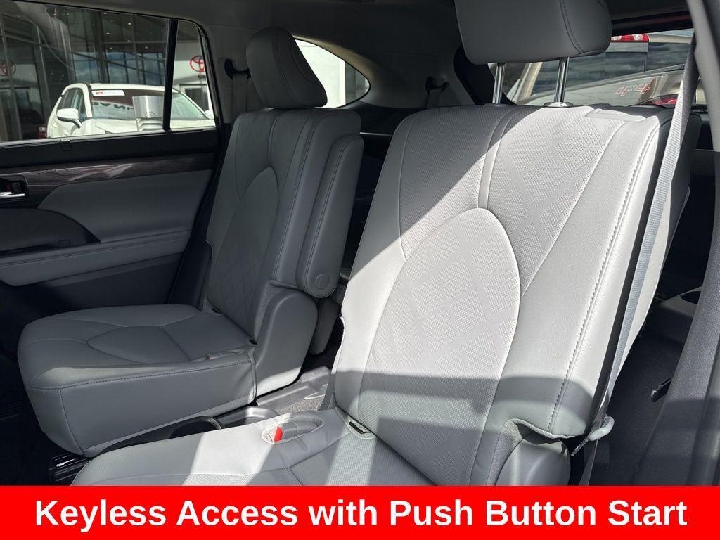 used 2025 Toyota Highlander Hybrid car, priced at $56,421