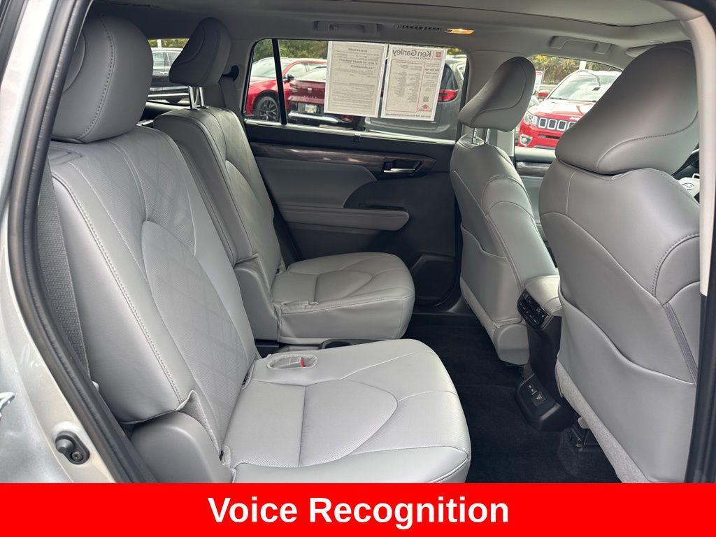 used 2025 Toyota Highlander Hybrid car, priced at $56,421