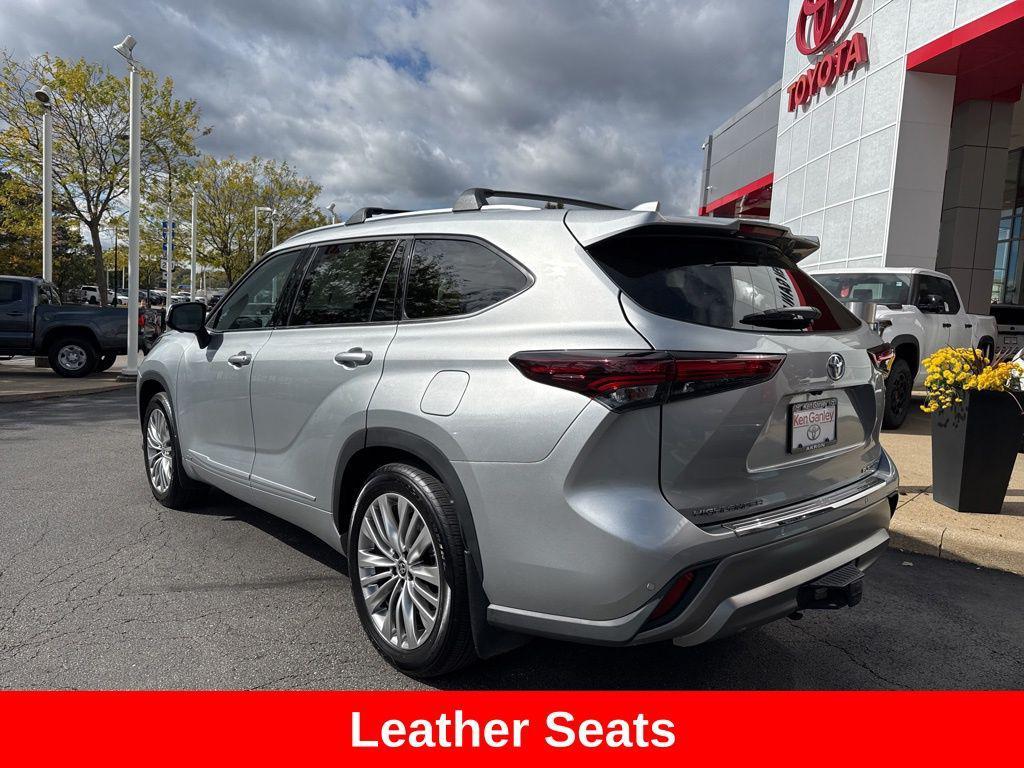 used 2025 Toyota Highlander Hybrid car, priced at $56,421