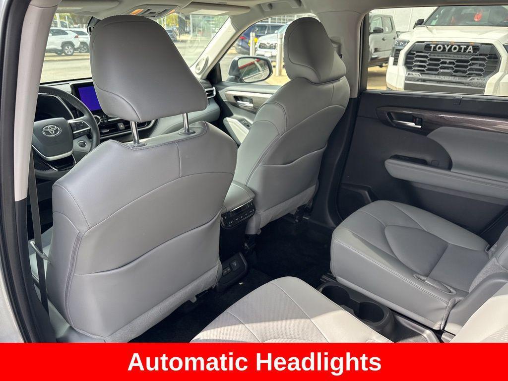 used 2025 Toyota Highlander Hybrid car, priced at $56,421