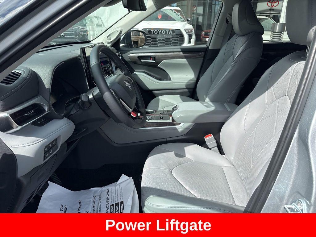 used 2025 Toyota Highlander Hybrid car, priced at $56,421
