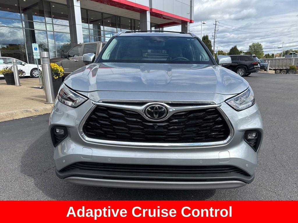 used 2025 Toyota Highlander Hybrid car, priced at $56,421