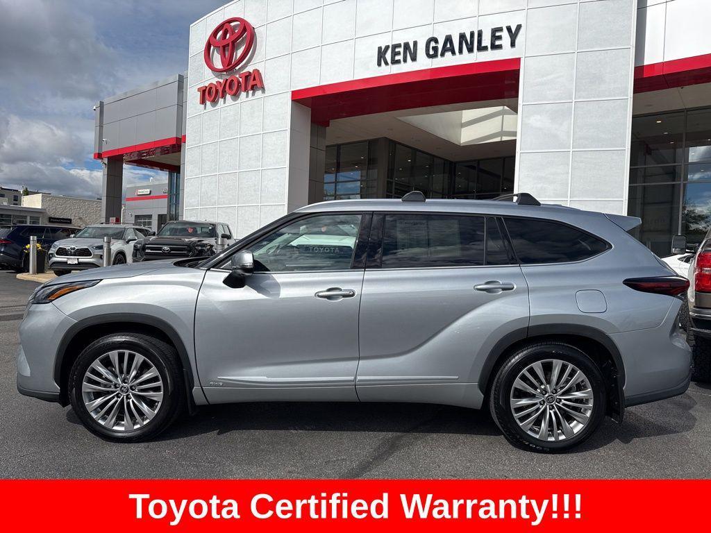 used 2025 Toyota Highlander Hybrid car, priced at $56,421