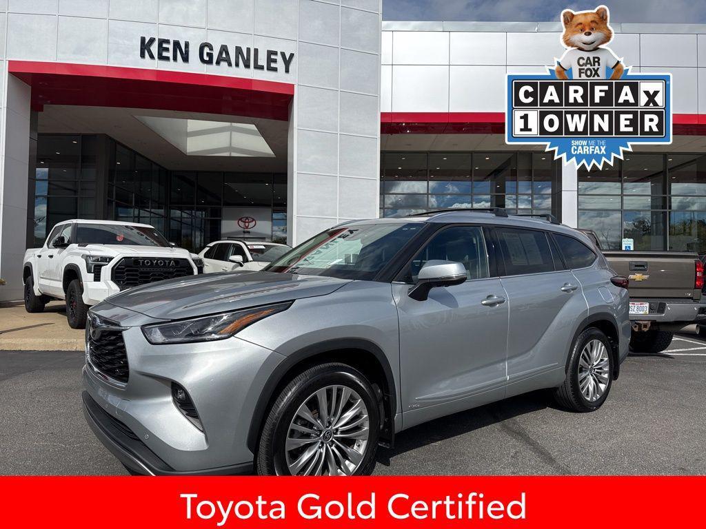 used 2025 Toyota Highlander Hybrid car, priced at $56,421