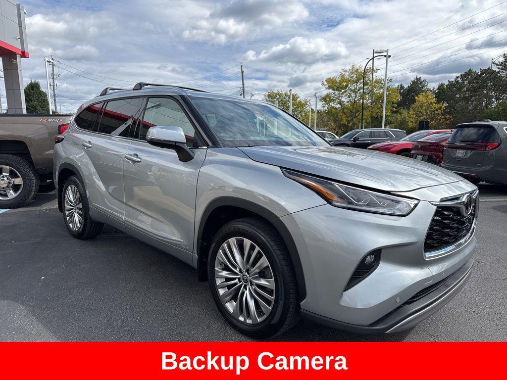 used 2025 Toyota Highlander Hybrid car, priced at $56,421