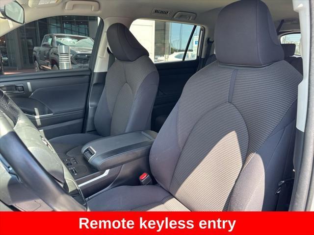 used 2023 Toyota Highlander car, priced at $31,591