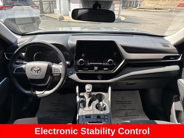 used 2023 Toyota Highlander car, priced at $31,591