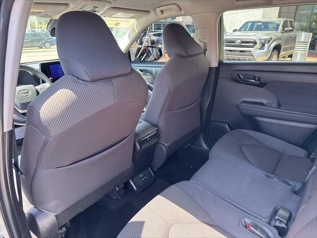 used 2023 Toyota Highlander car, priced at $31,798