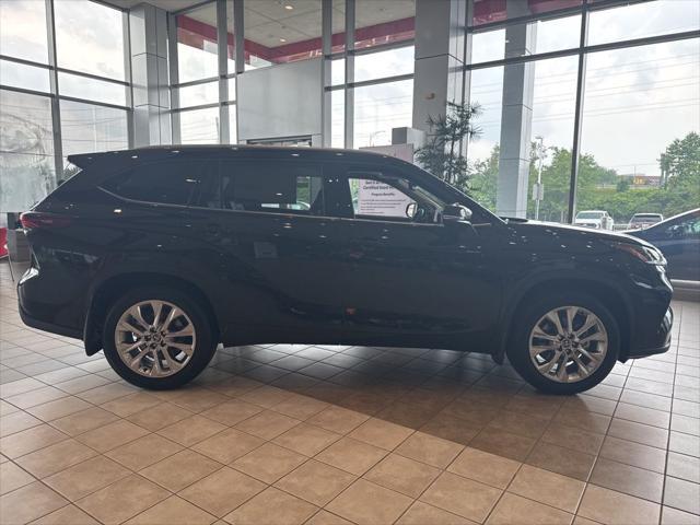 new 2025 Toyota Highlander car, priced at $52,462