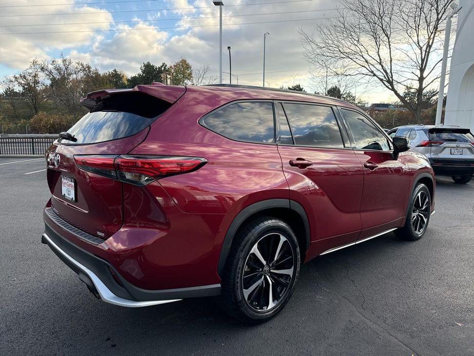 used 2022 Toyota Highlander car, priced at $32,491