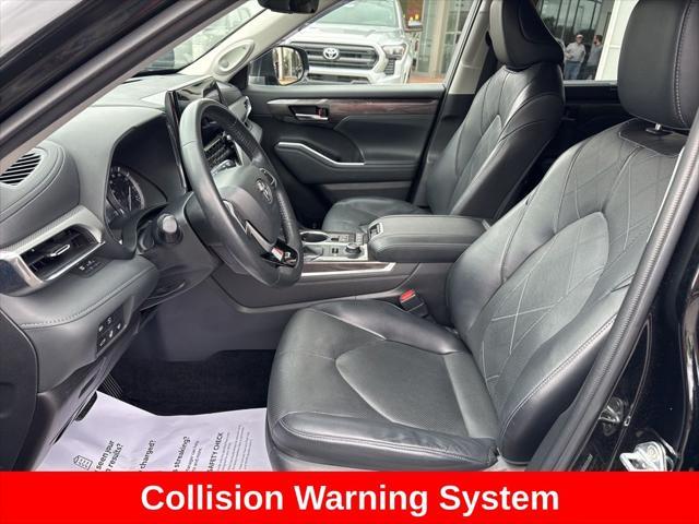 used 2022 Toyota Highlander car, priced at $44,752