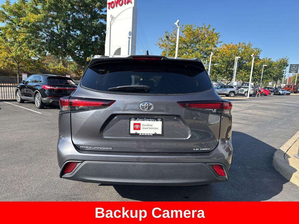 used 2024 Toyota Highlander car, priced at $35,997
