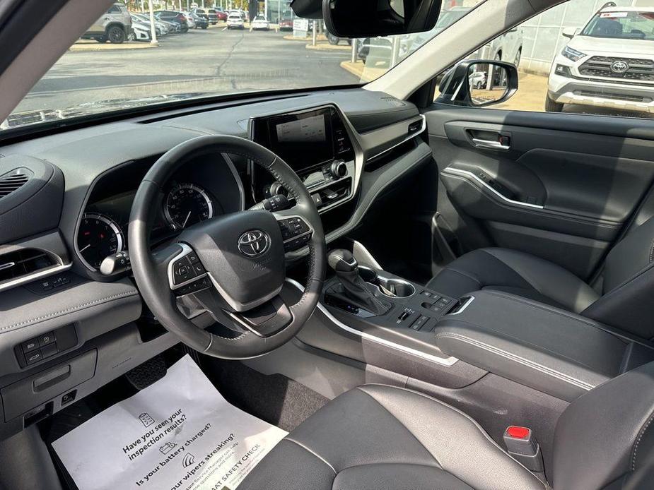 used 2024 Toyota Highlander car, priced at $41,574