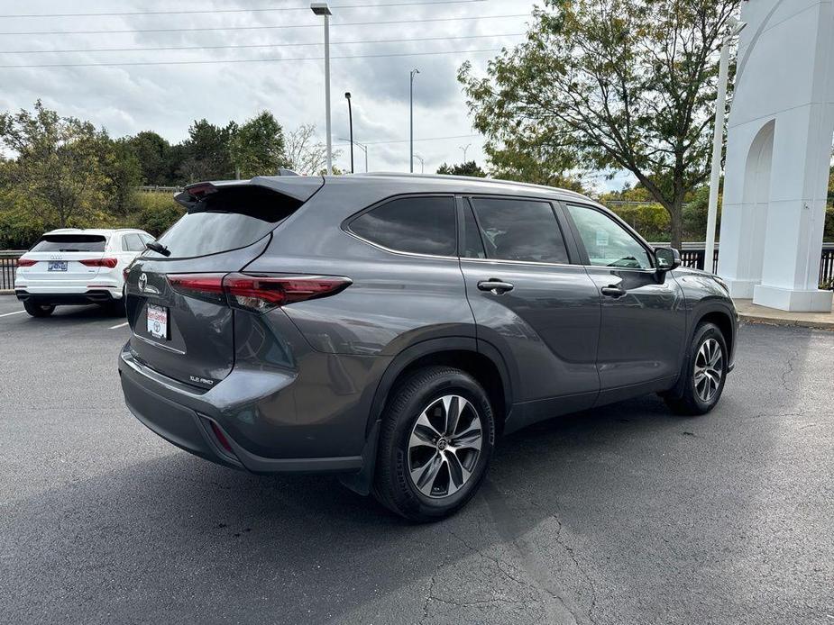 used 2024 Toyota Highlander car, priced at $41,574