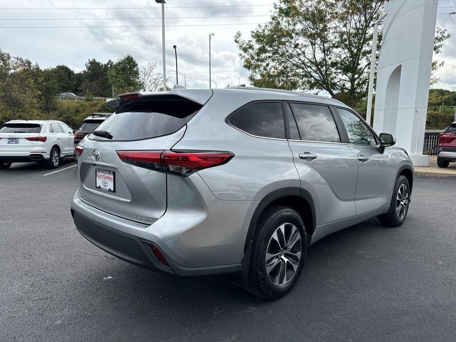 used 2023 Toyota Highlander car, priced at $38,092