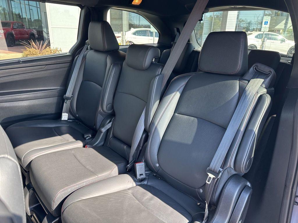 used 2023 Honda Odyssey car, priced at $35,326