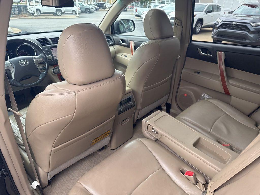 used 2010 Toyota Highlander car, priced at $11,987