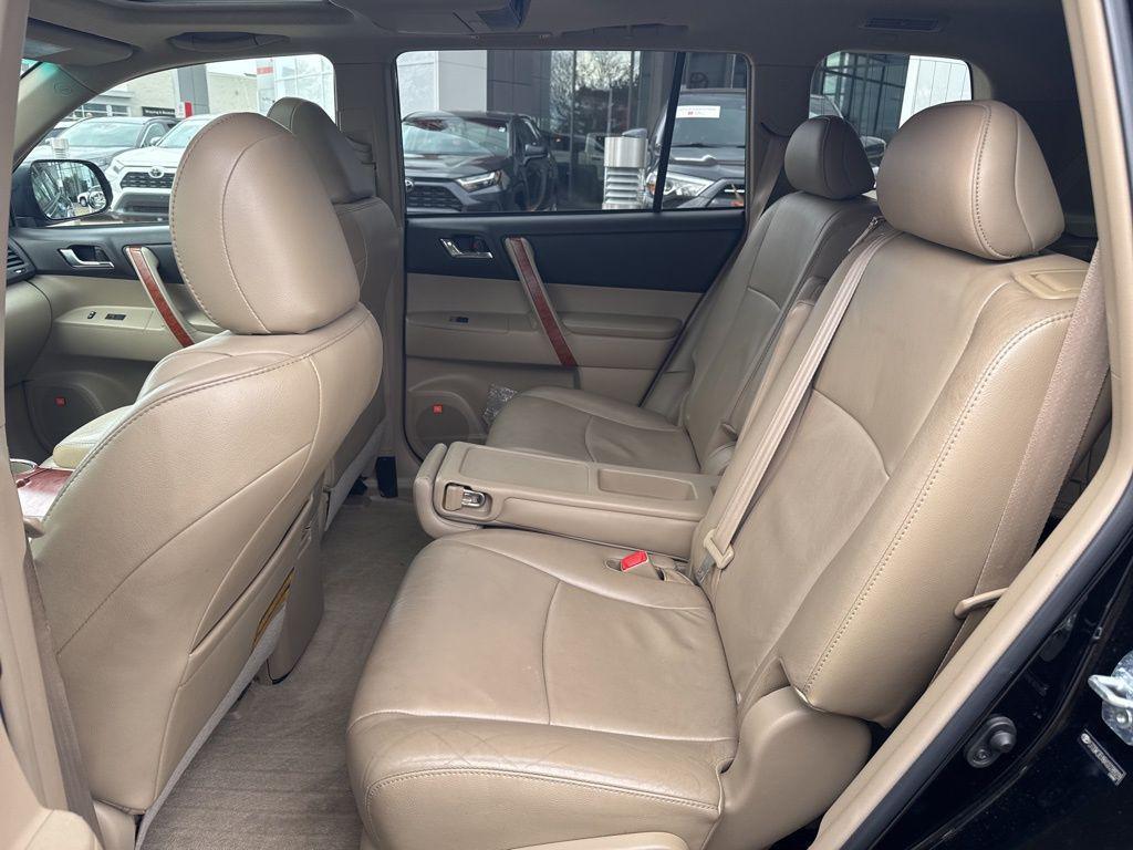 used 2010 Toyota Highlander car, priced at $11,987