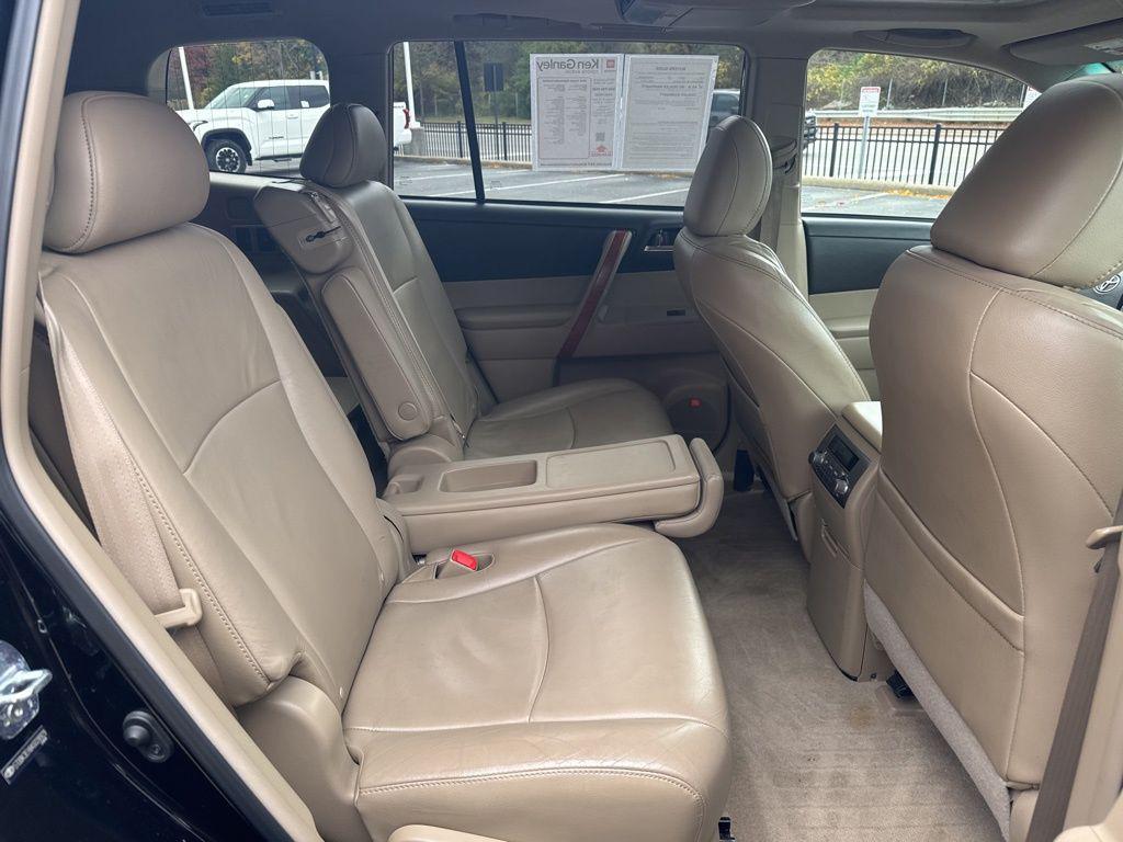 used 2010 Toyota Highlander car, priced at $11,987