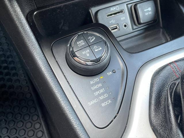 used 2014 Jeep Cherokee car, priced at $11,395
