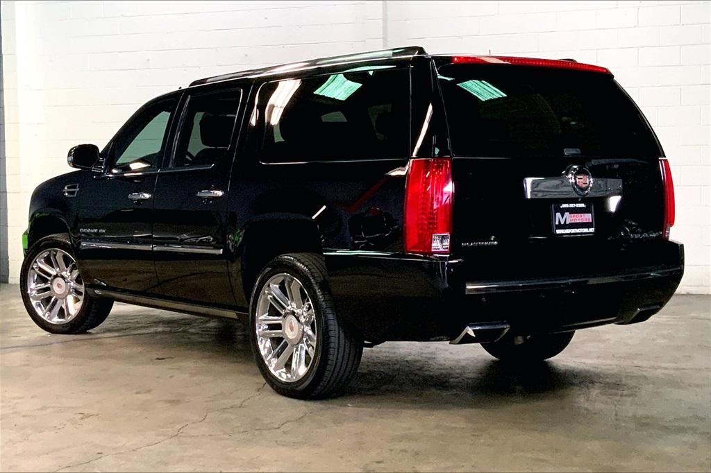 used 2014 Cadillac Escalade ESV car, priced at $24,998