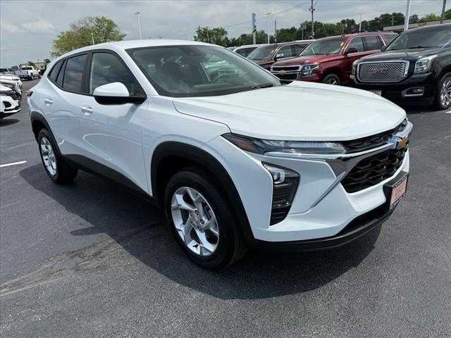 used 2025 Chevrolet Trax car, priced at $22,885