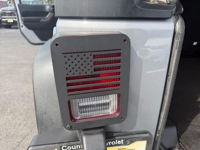 used 2015 Jeep Wrangler Unlimited car, priced at $20,995